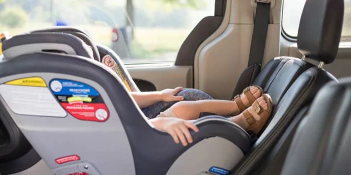 sicurezza auto neonati