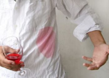 come eliminare macchie di vino