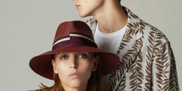 ragazzi con cappello