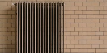 come pulire i termosifoni