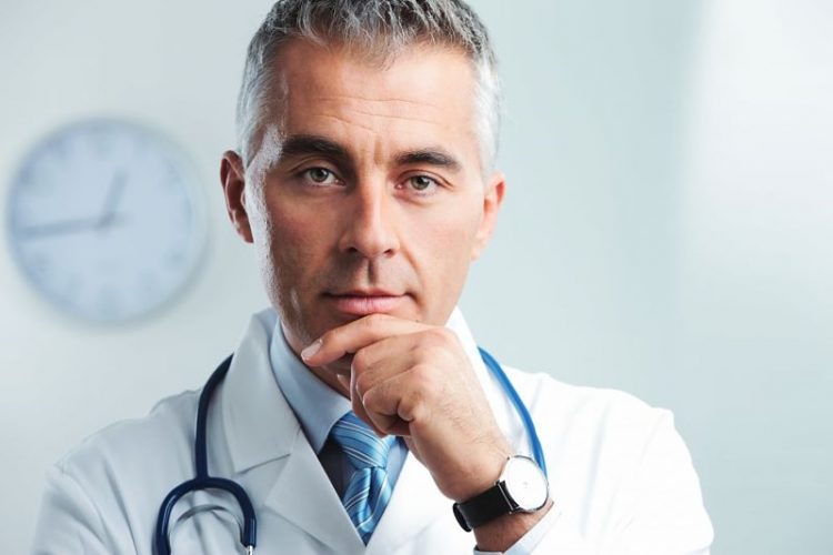 Idee su Cosa regalare a Natale al medico Chirurgo di Famiglia