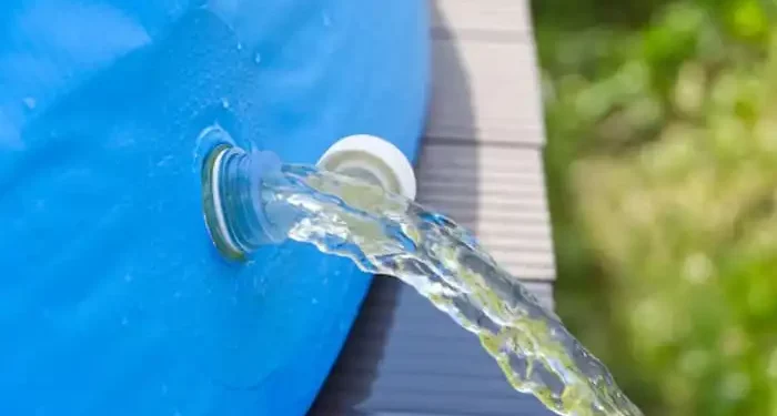 piscina vuota