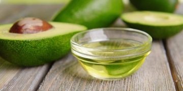 olio-avocado-benefici-proprieta-guide-online-it