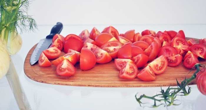 pomodorini su tagliere