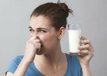 odore-latte-scaduto-guide-on-line