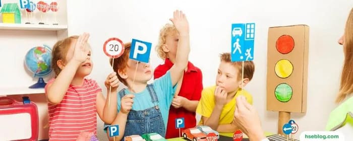 insegnare i segnali stradali ai bambini