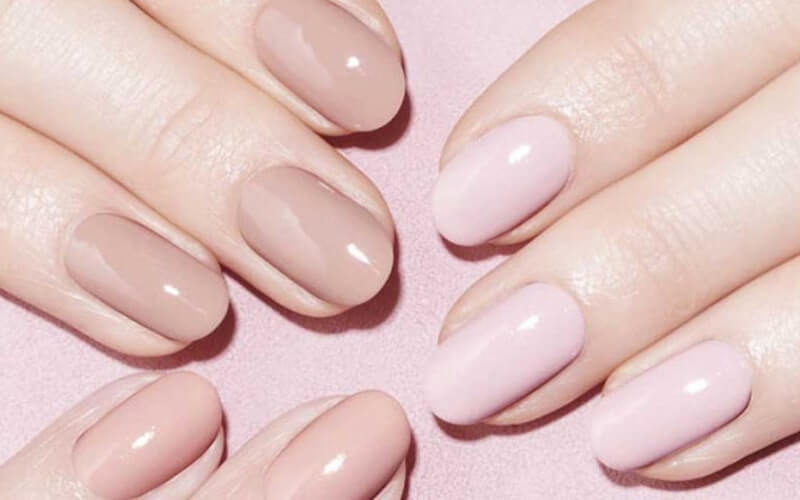 Nail art rosa e crema
