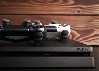 PlayStation 4 con controller