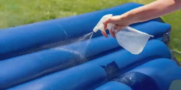 piscina gonfiabile sporca