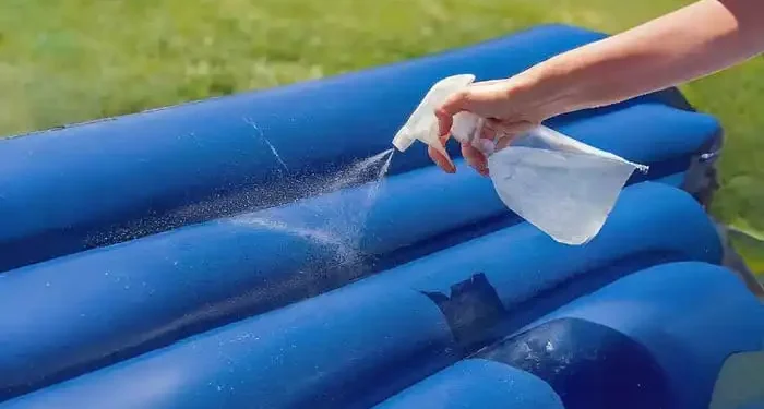 piscina gonfiabile sporca