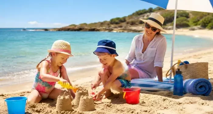 bambini giochi spiaggia