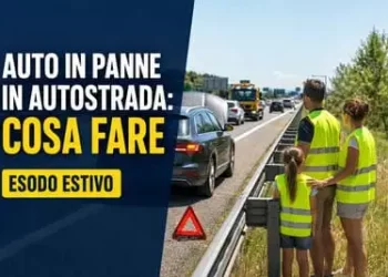 macchina rotta autostrada