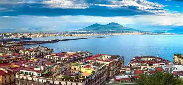 Napoli skyline