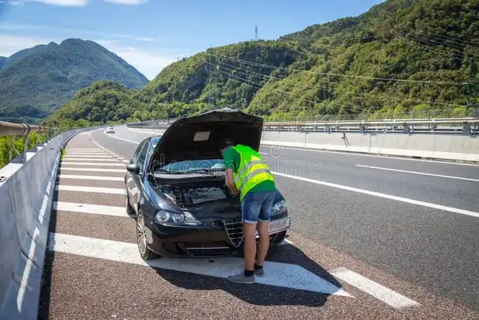 rottura auto autostrada
